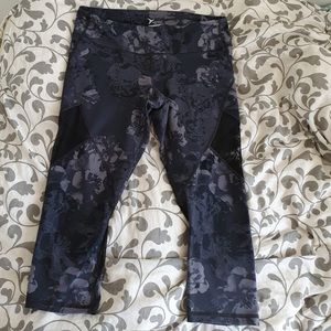 Old Navy Active Mesh Panel Cropped Leggings